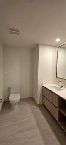 77 SE 5th Street Miami FL 33131