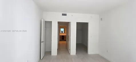 77 SE 5th Street Miami FL 33131