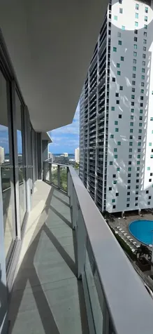 77 SE 5th Street Miami FL 33131