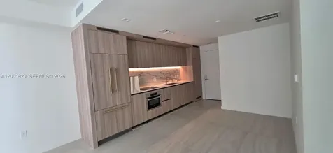 77 SE 5th Street Miami FL 33131