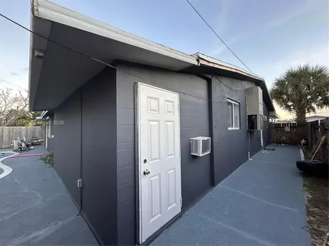 131 NW 57th Street Oakland Park FL 33309