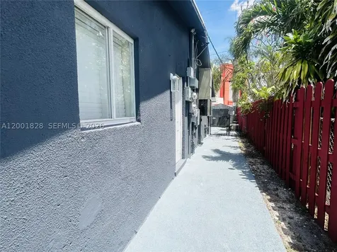 131 NW 57th Street Oakland Park FL 33309