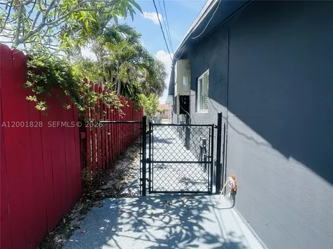 131 NW 57th Street Oakland Park FL 33309
