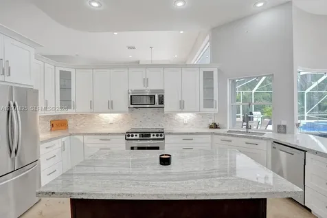 9724 NW 66th Place Parkland FL 33076