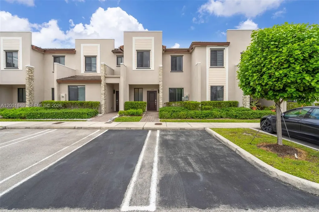 21444 NE 2nd Path Miami FL 33179