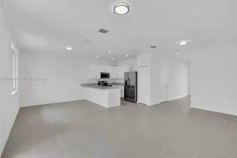 732 SE 13th Court Homestead FL 33034