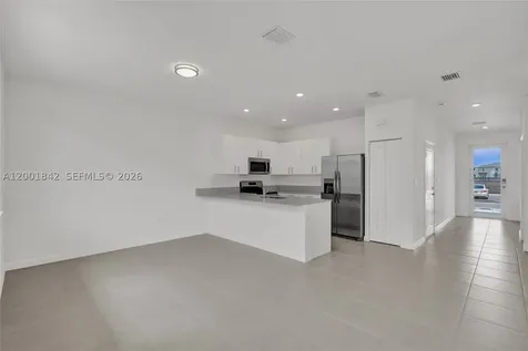 732 SE 13th Court Homestead FL 33034