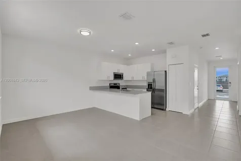 732 SE 13th Court Homestead FL 33034