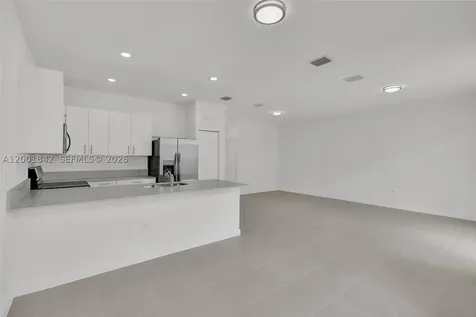 732 SE 13th Court Homestead FL 33034