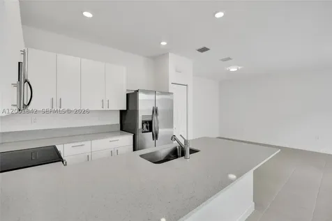 732 SE 13th Court Homestead FL 33034