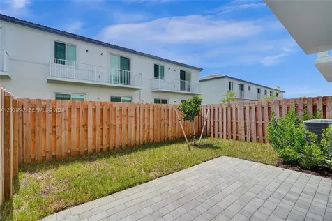732 SE 13th Court Homestead FL 33034