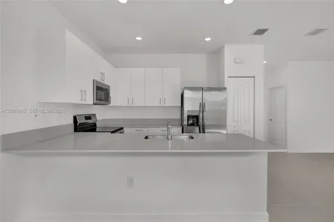 732 SE 13th Court Homestead FL 33034