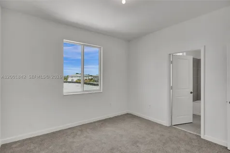 732 SE 13th Court Homestead FL 33034