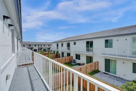 732 SE 13th Court Homestead FL 33034