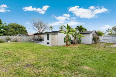 9771 Martinique Drive Cutler Bay FL 33189