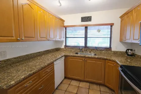 5524 Constant Spring Terrace Lauderhill FL 33319