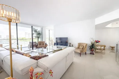 19707 Turnberry Way Aventura FL 33180