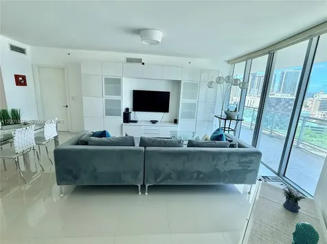 350 S Miami Avenue Miami FL 33130