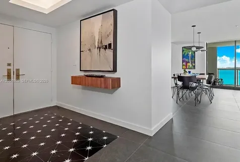 9 Island Avenue Miami Beach FL 33139
