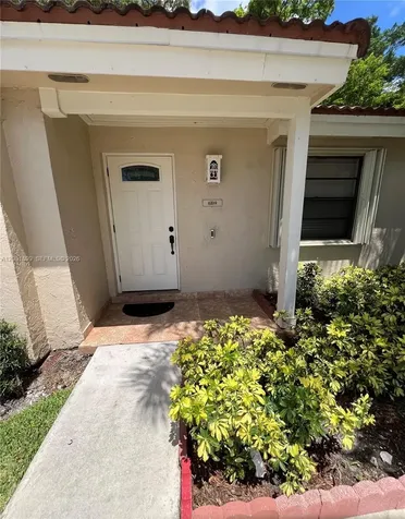 6109 NW 171st Street Hialeah FL 33015