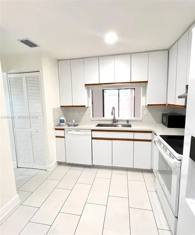 6109 NW 171st Street Hialeah FL 33015