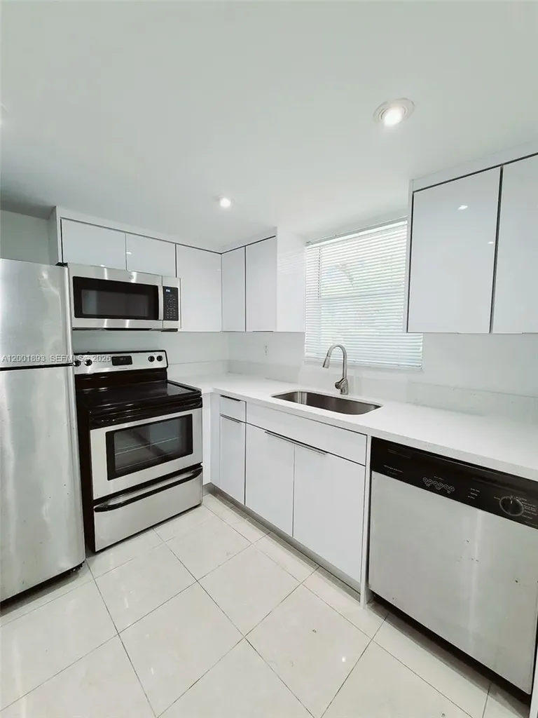 9375 Fontainebleau Boulevard Miami FL 33172