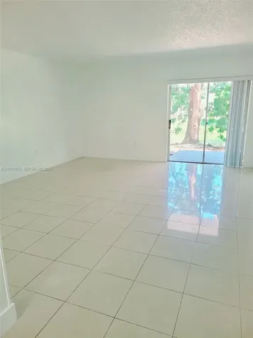 9375 Fontainebleau Boulevard Miami FL 33172