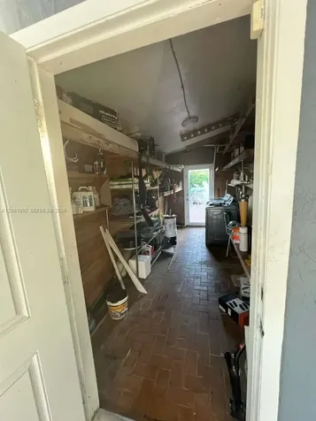 6900 SW 22nd Street Miami FL 33155