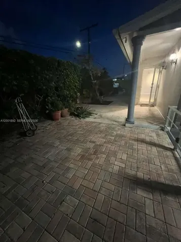 6900 SW 22nd Street Miami FL 33155
