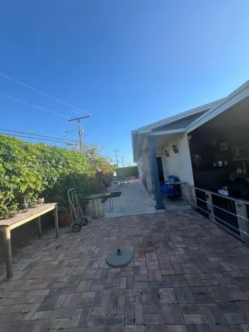 6900 SW 22nd Street Miami FL 33155
