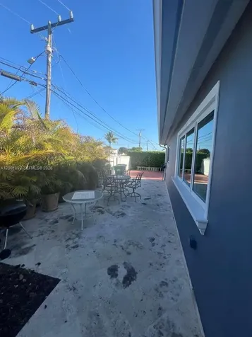 6900 SW 22nd Street Miami FL 33155