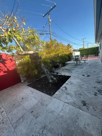 6900 SW 22nd Street Miami FL 33155