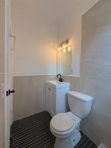 12906 NE 6th Avenue North Miami FL 33161