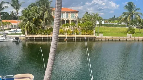 2225 NE 123rd Street North Miami FL 33181