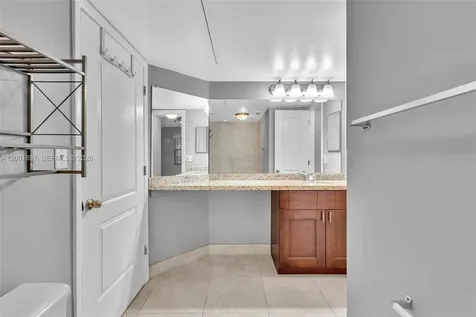 2851 N Oakland Forest Drive Oakland Park FL 33309