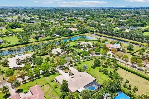 13457 Majestic Way Cooper City FL 33330