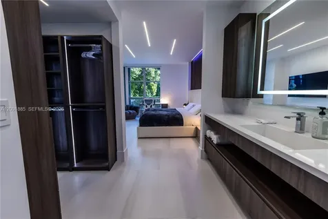3600 Mystic Pointe Drive Aventura FL 33180