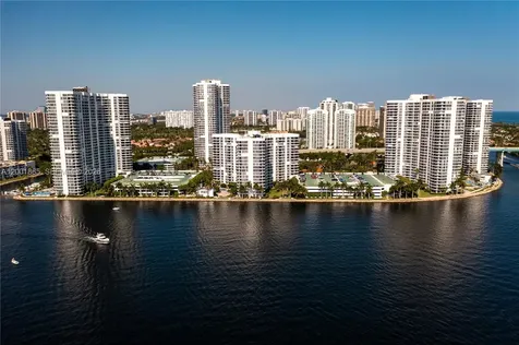 3600 Mystic Pointe Drive Aventura FL 33180
