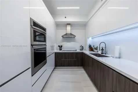 3600 Mystic Pointe Drive Aventura FL 33180