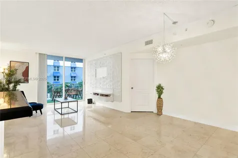 5077 NW 7th Street Miami FL 33126
