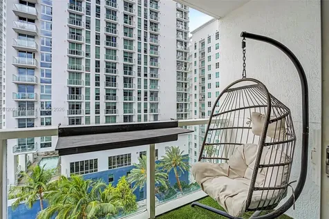 253 NE 2nd Street Miami FL 33132