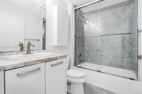 253 NE 2nd Street Miami FL 33132