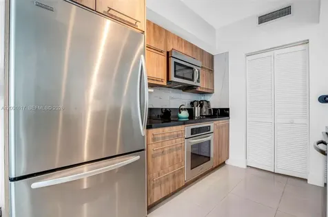 253 NE 2nd Street Miami FL 33132
