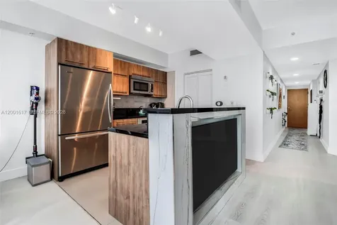 253 NE 2nd Street Miami FL 33132