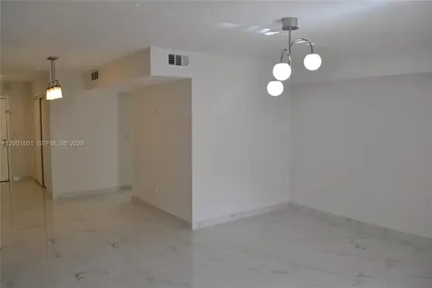 220 NW 87th Avenue Miami FL 33172