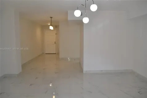 220 NW 87th Avenue Miami FL 33172