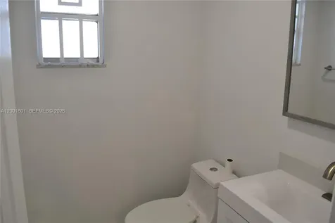 220 NW 87th Avenue Miami FL 33172