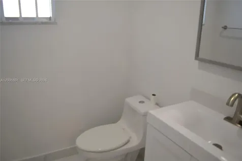 220 NW 87th Avenue Miami FL 33172