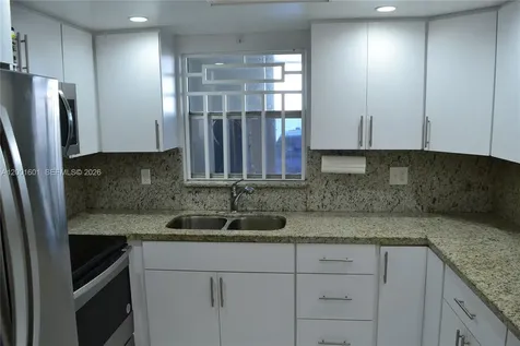 220 NW 87th Avenue Miami FL 33172
