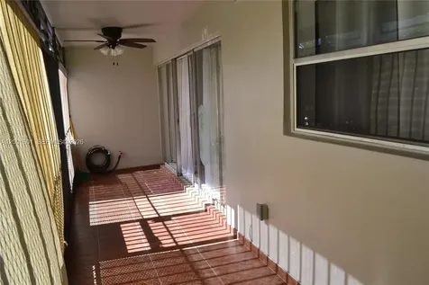 220 NW 87th Avenue Miami FL 33172